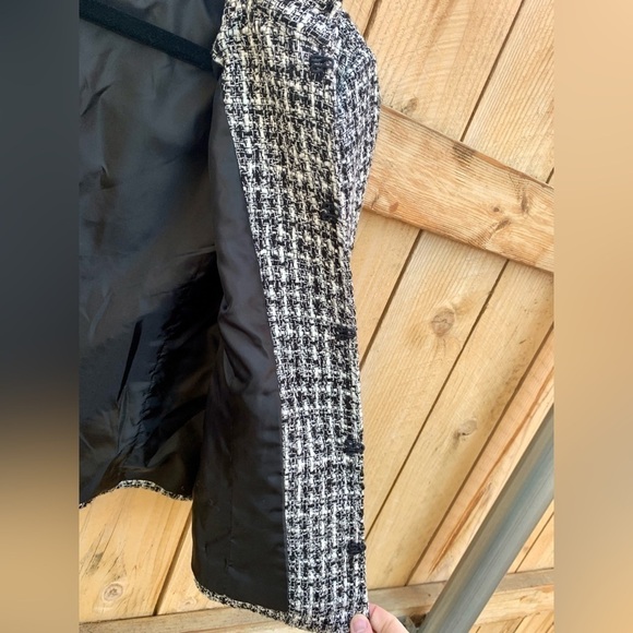 Chico’s CROPPED TWEED BLAZER JACKET Embellished Designer Shoulder Pads Trendy M - Picture 14 of 14